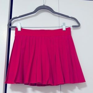 TnaMOVE™ Tennis ProMicro pleated high rise Skirt from aritzia- BRAND NEW TAGS ON